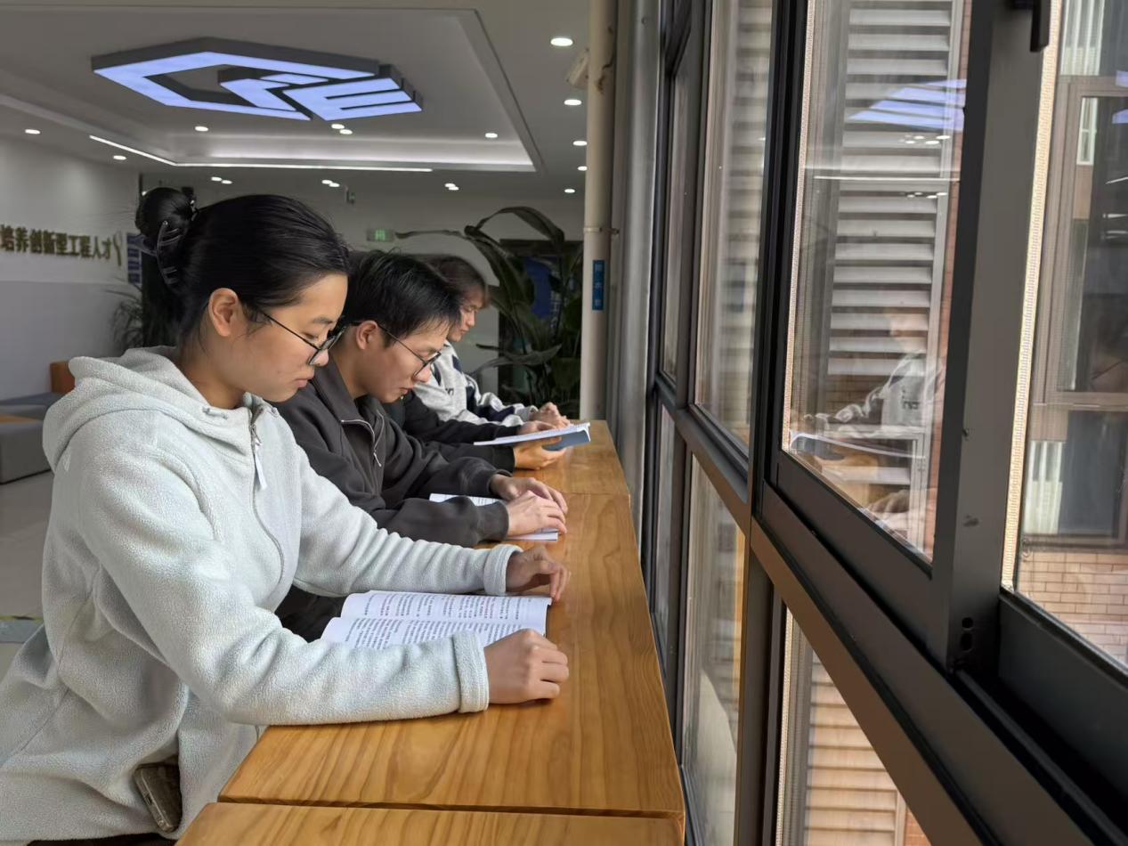 2025年新澳门原料网站