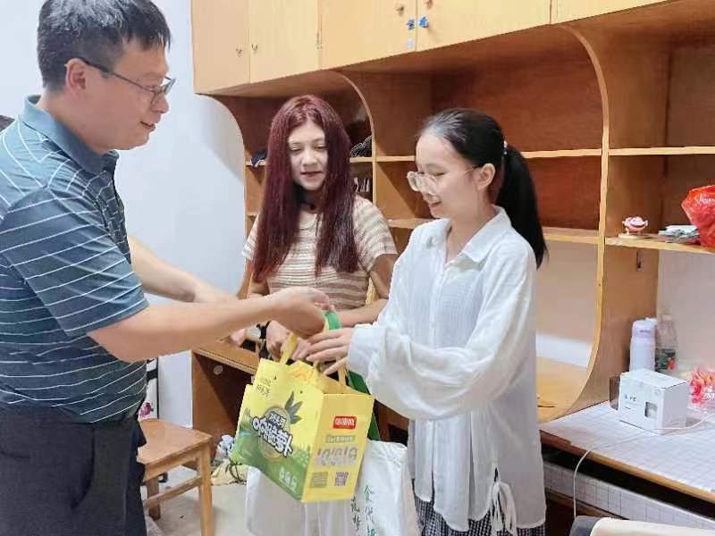 2025年新澳门原料网站