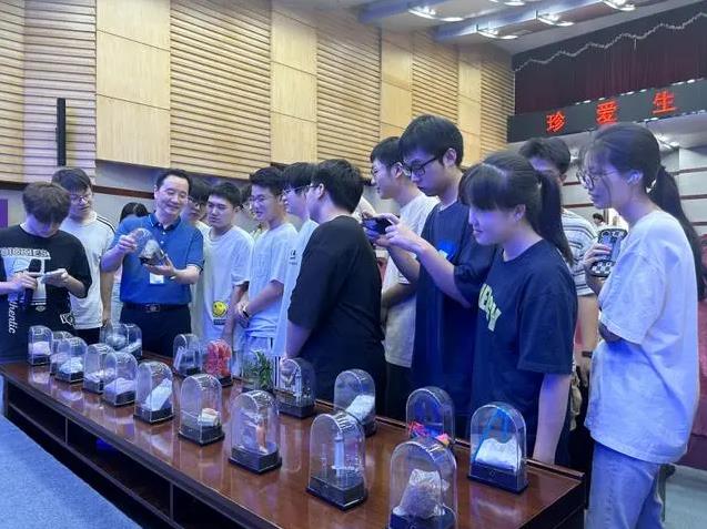 2025年新澳门原料网站