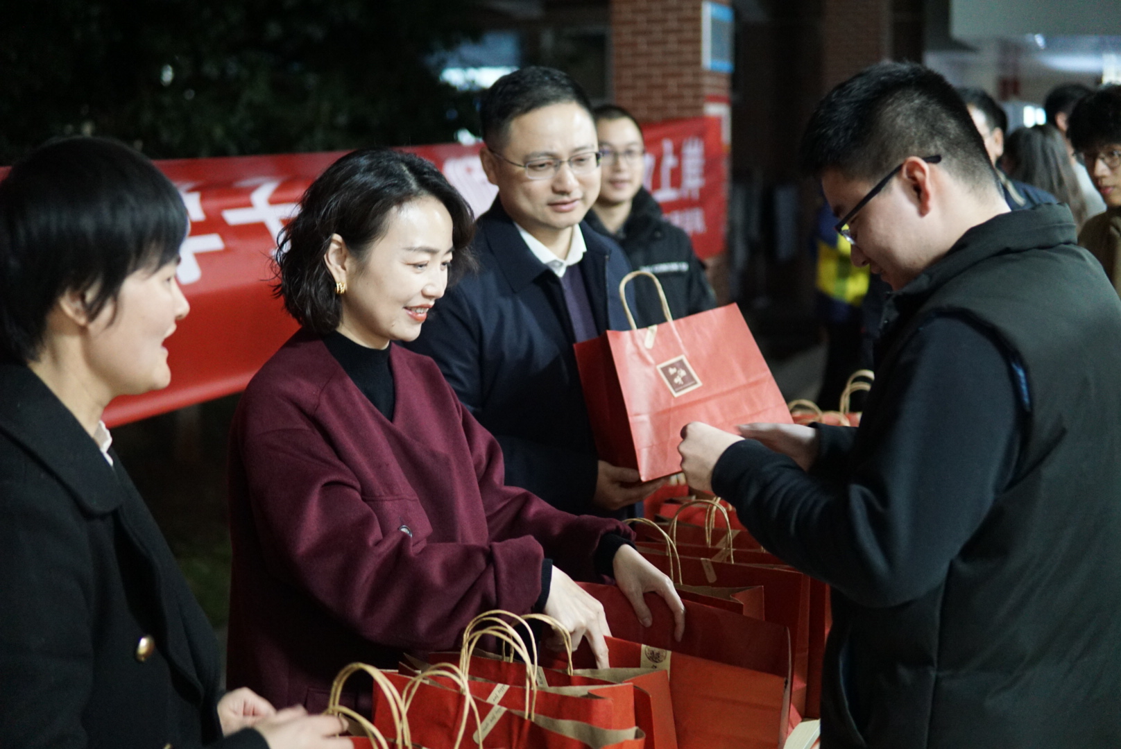 2025年新澳门原料网站