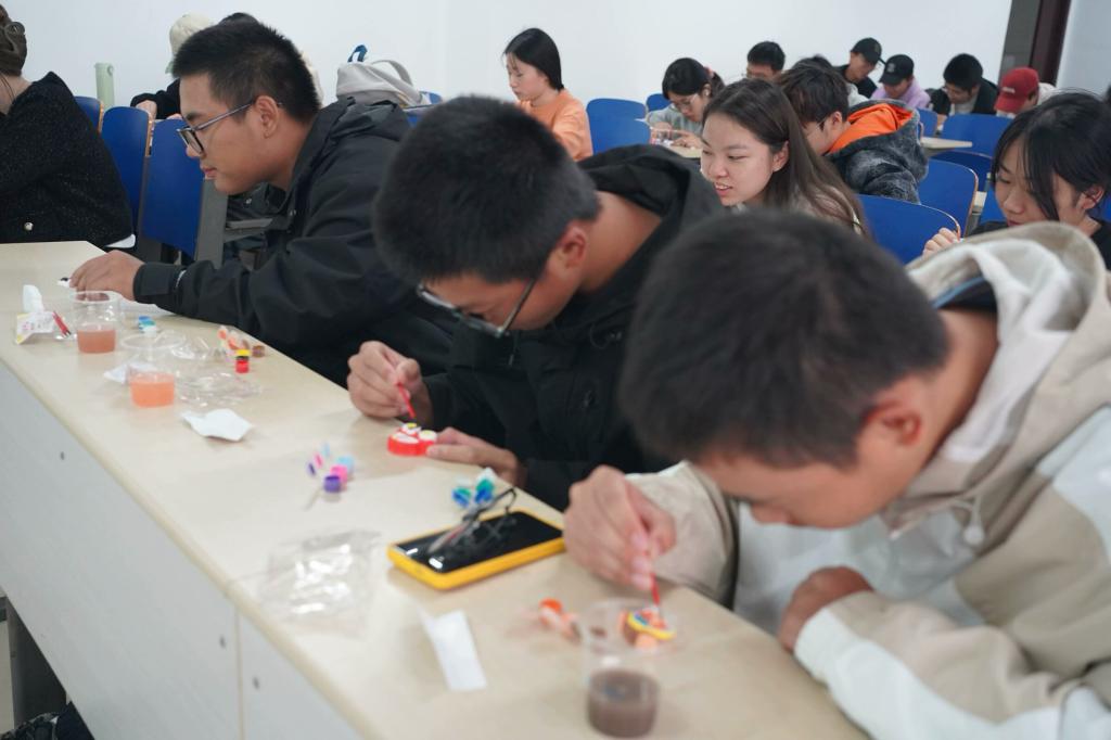 2025年新澳门原料网站